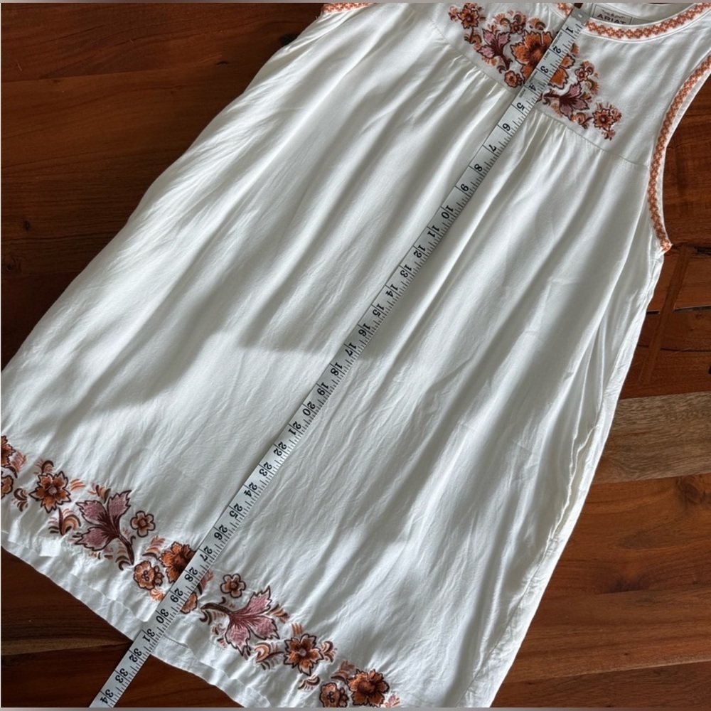 Ariat White and Red Embroidered Mini Dress women’s sized M - Picture 6 of 6